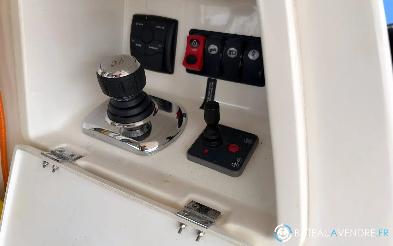 slider 9 Prestige Yachts 560 Fly