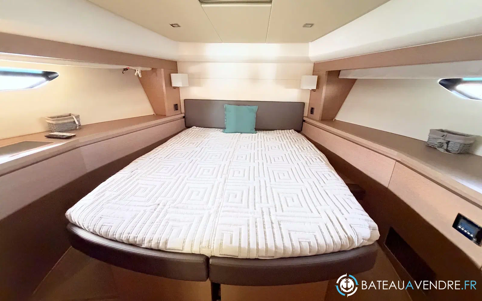 slider 11 Prestige Yachts 560 Fly