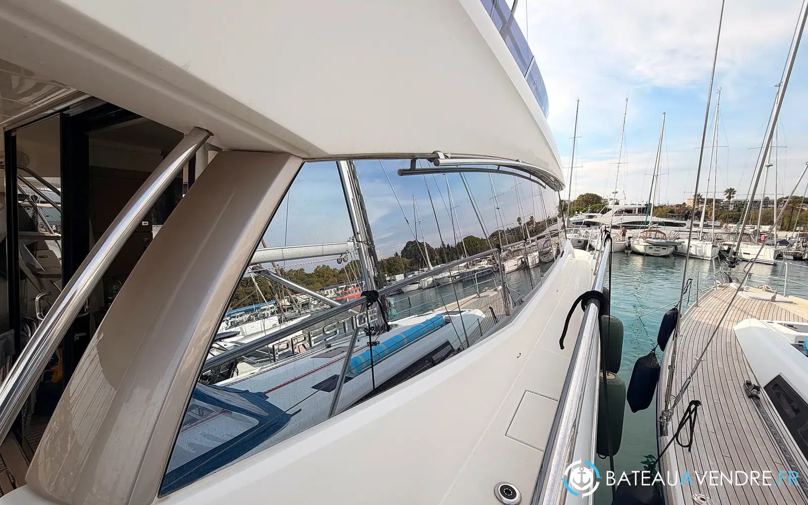 slider 14 Prestige Yachts 560 Fly