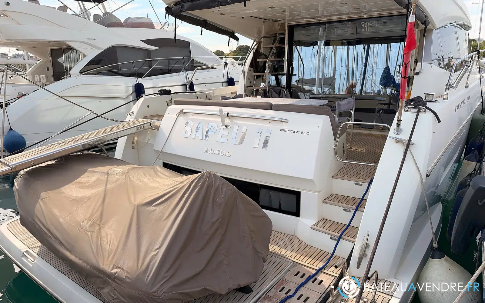 slider 18 Prestige Yachts 560 Fly