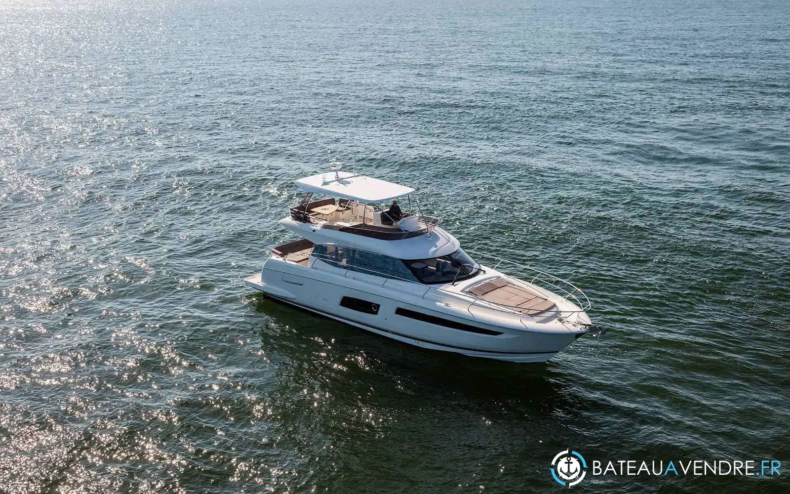 slider 0 Prestige Yachts 560 Fly