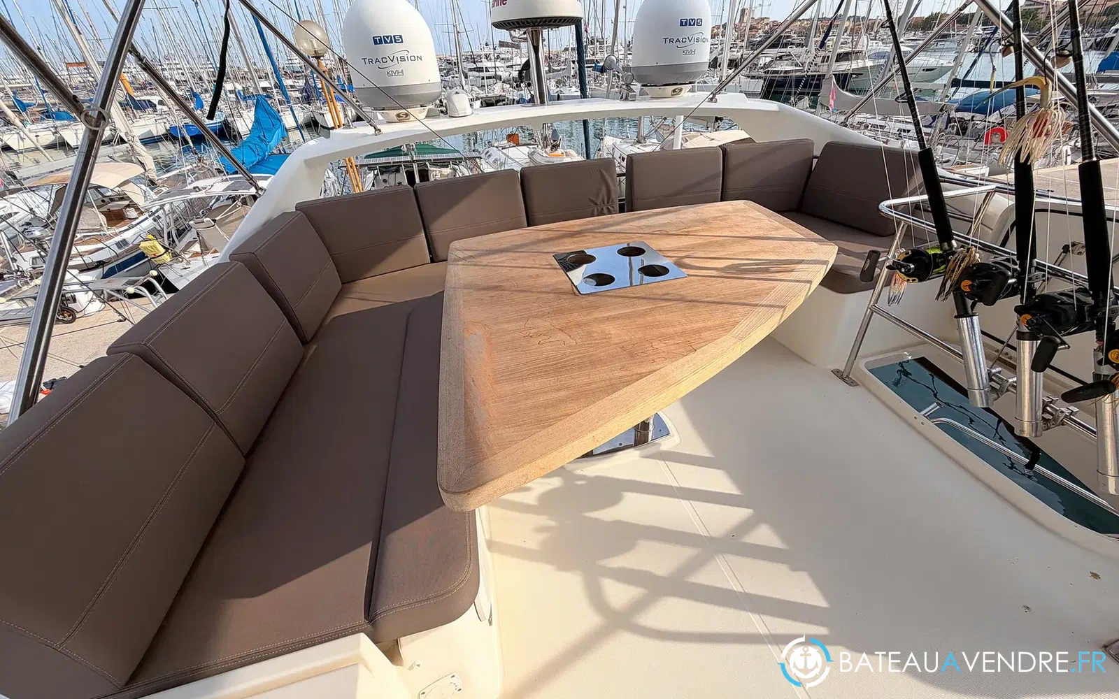 slider 3 Prestige Yachts 560 Fly