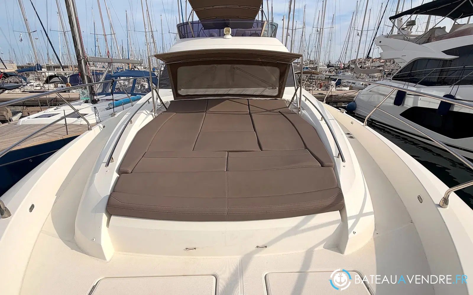 slider 4 Prestige Yachts 560 Fly