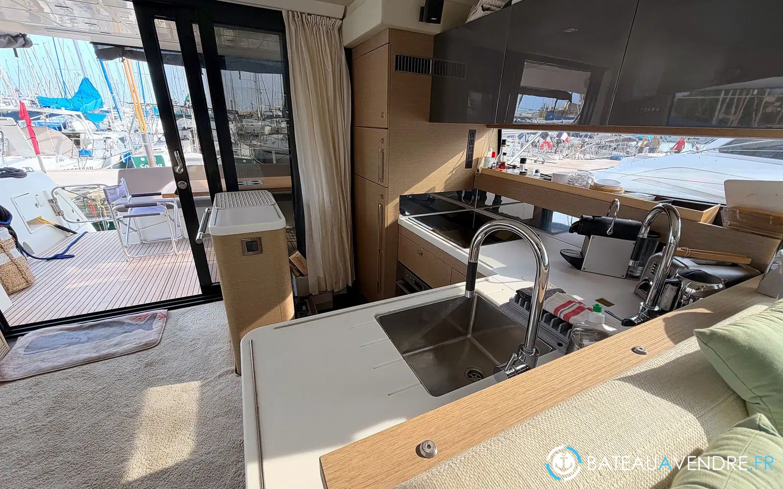 slider 7 Prestige Yachts 560 Fly