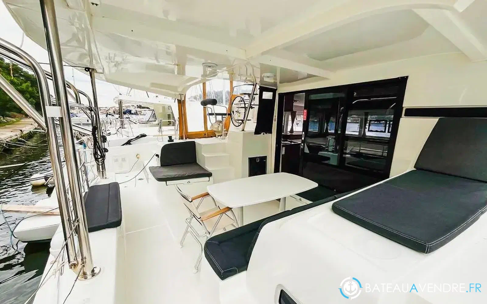 slider 2 Lagoon 42