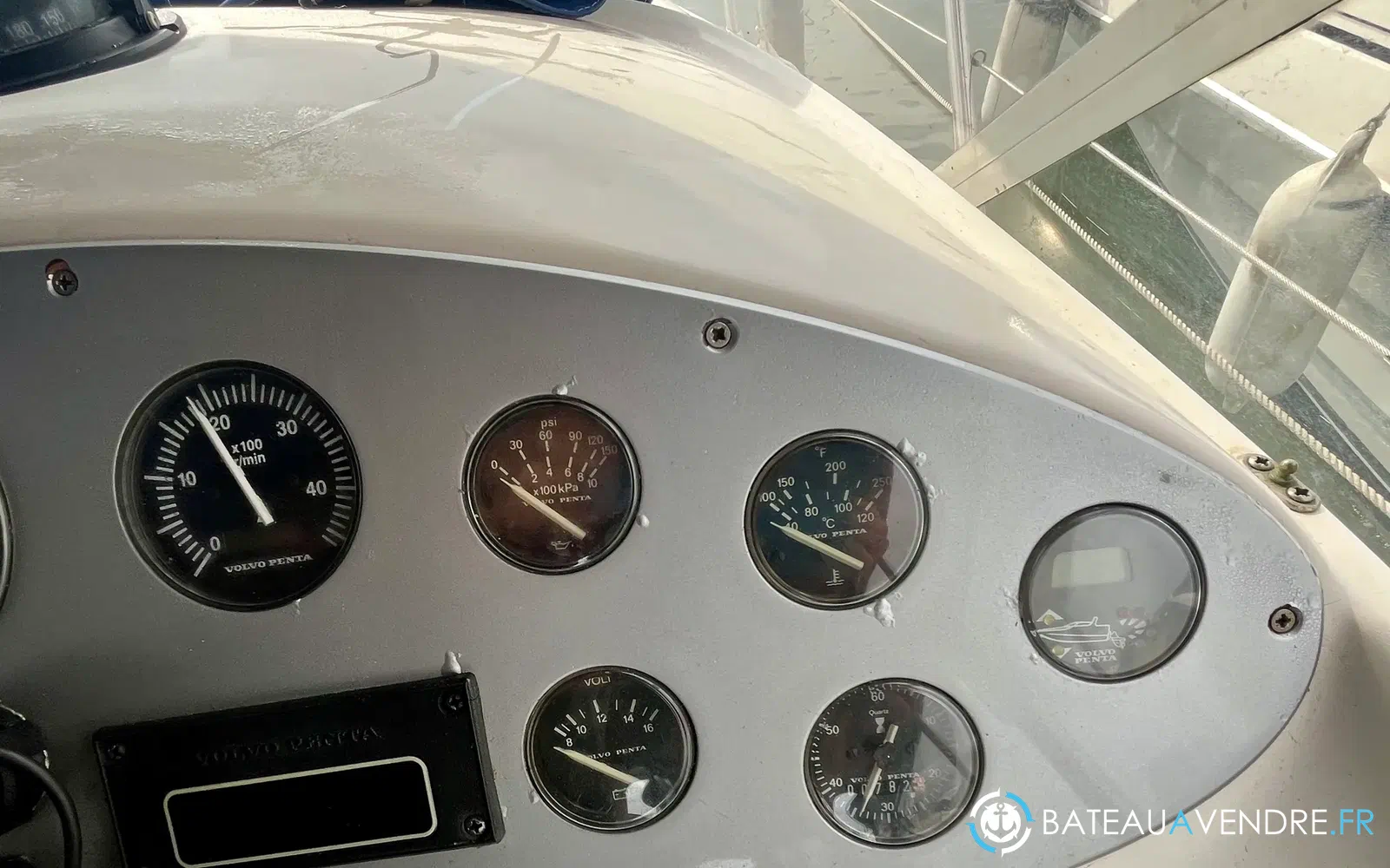 slider 13 Sessa Marine Oyster 30