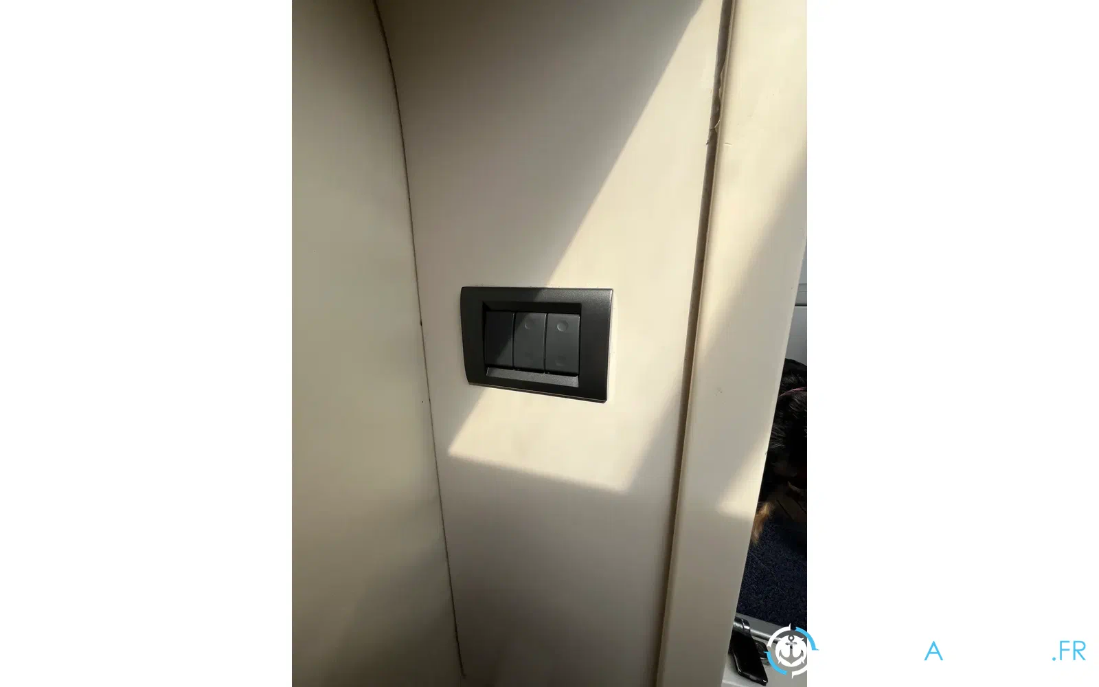 slider 20 Sessa Marine Oyster 30