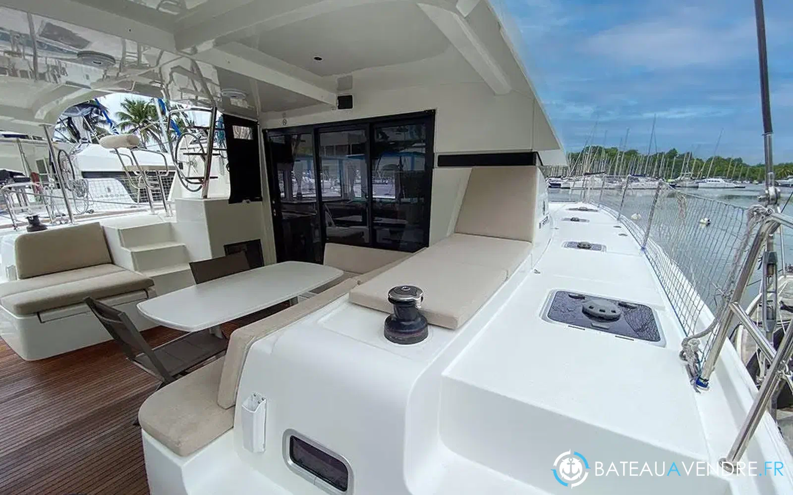 slider 4 Lagoon 42