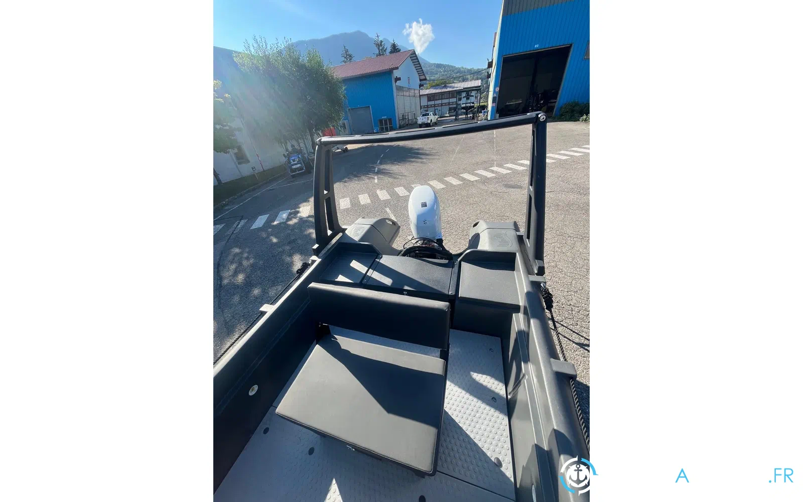 slider 12 Whaly 500