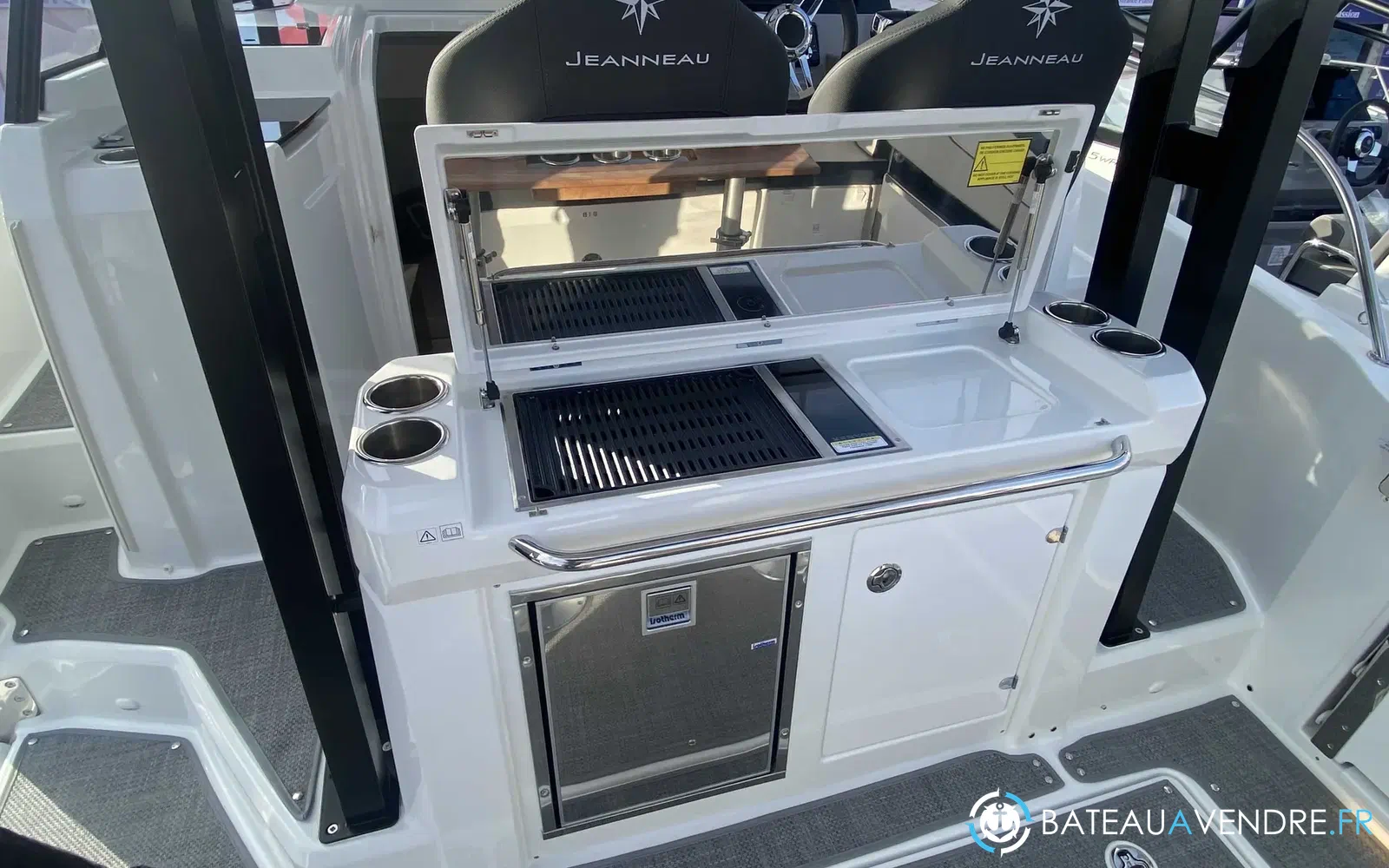 slider 6 Jeanneau Cap Camarat 9.0 WA Serie 2