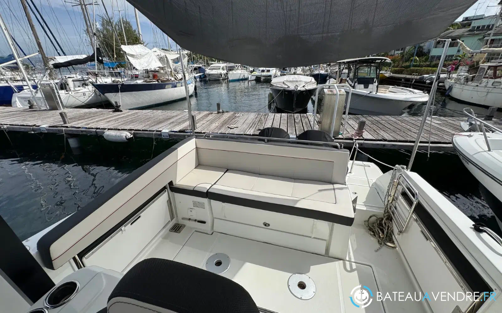 slider 27 Jeanneau Cap Camarat 9.0 WA