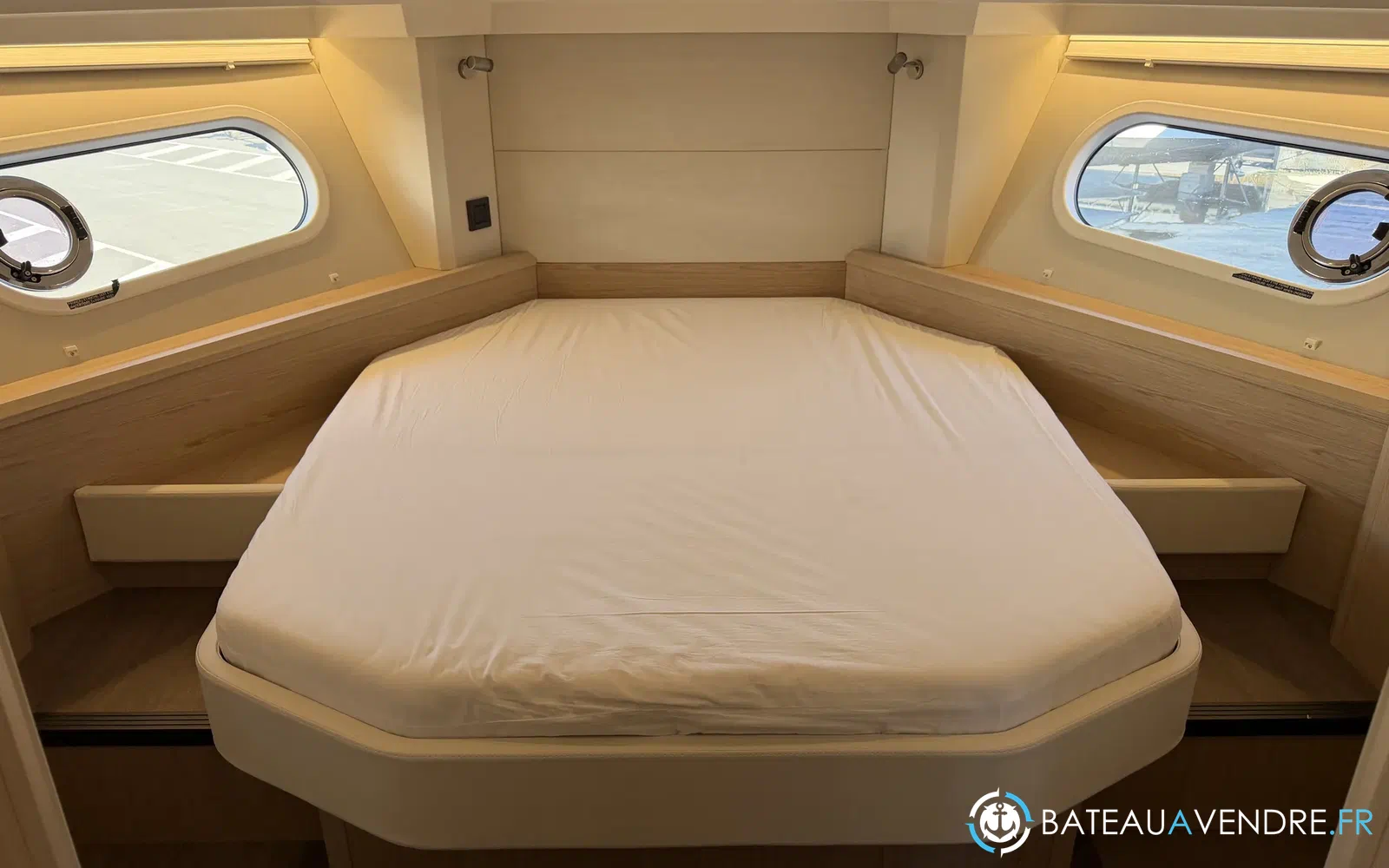 slider 9 Beneteau Swift Trawler 41 Fly