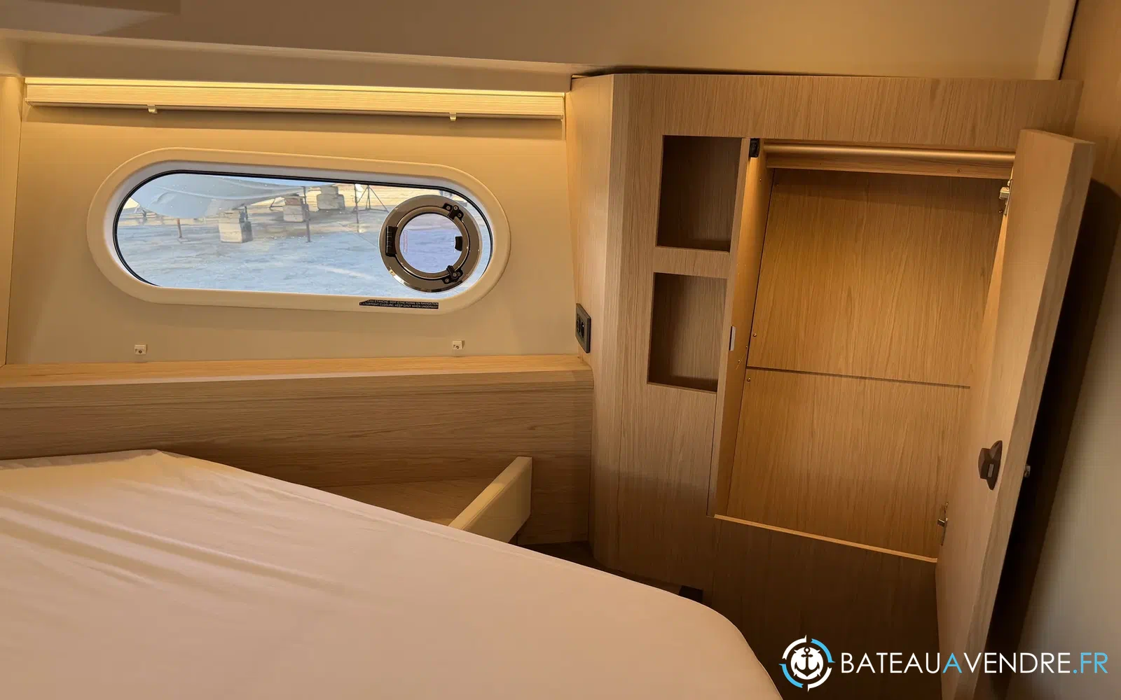 slider 10 Beneteau Swift Trawler 41 Fly