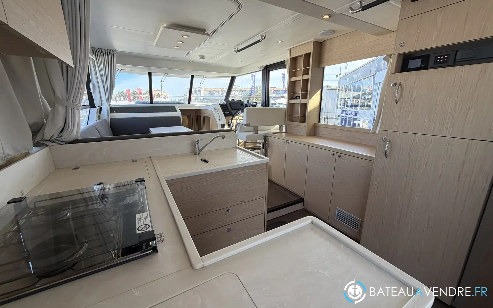 slider 3 Beneteau Swift Trawler 41 Fly