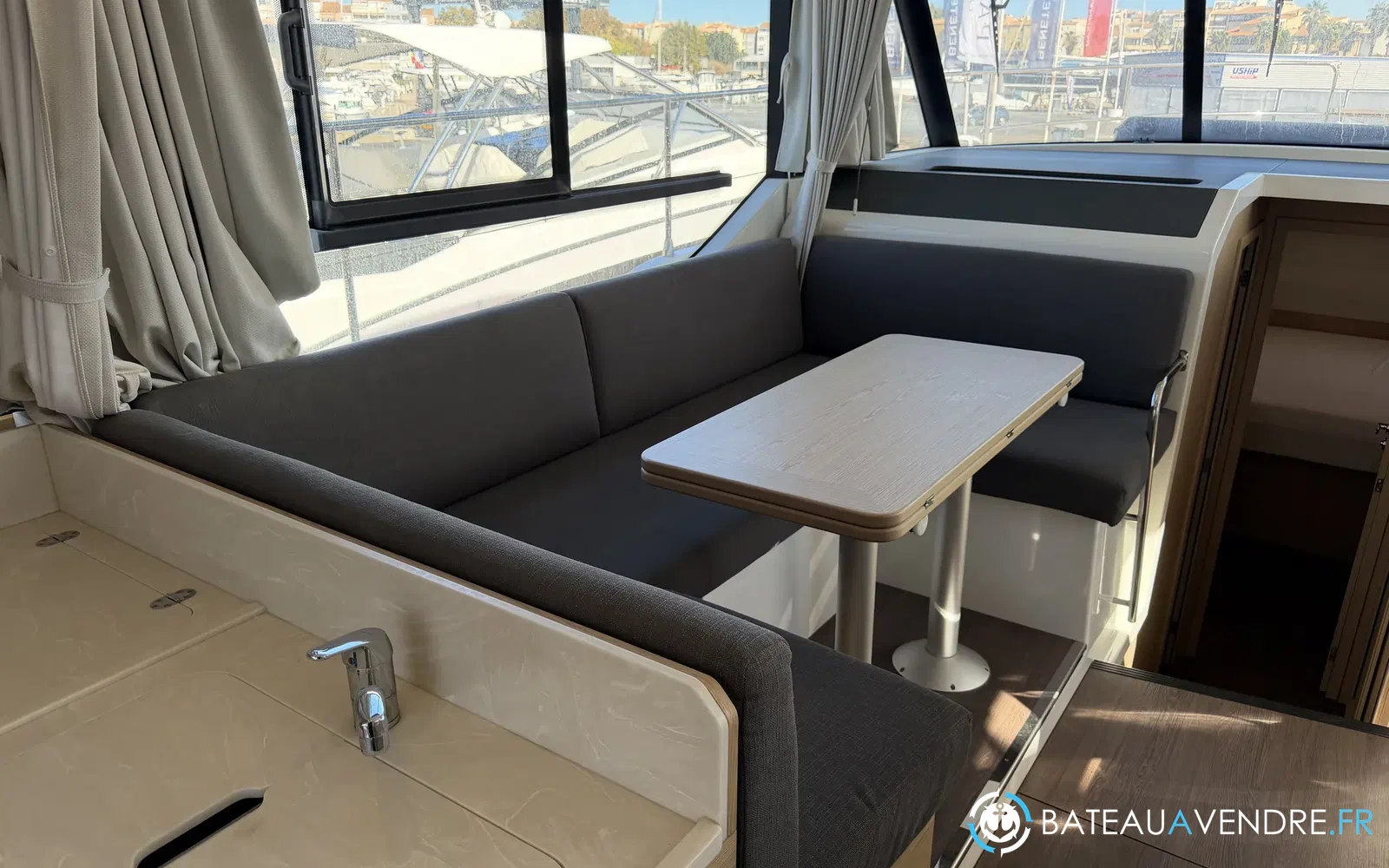 slider 5 Beneteau Swift Trawler 41 Fly