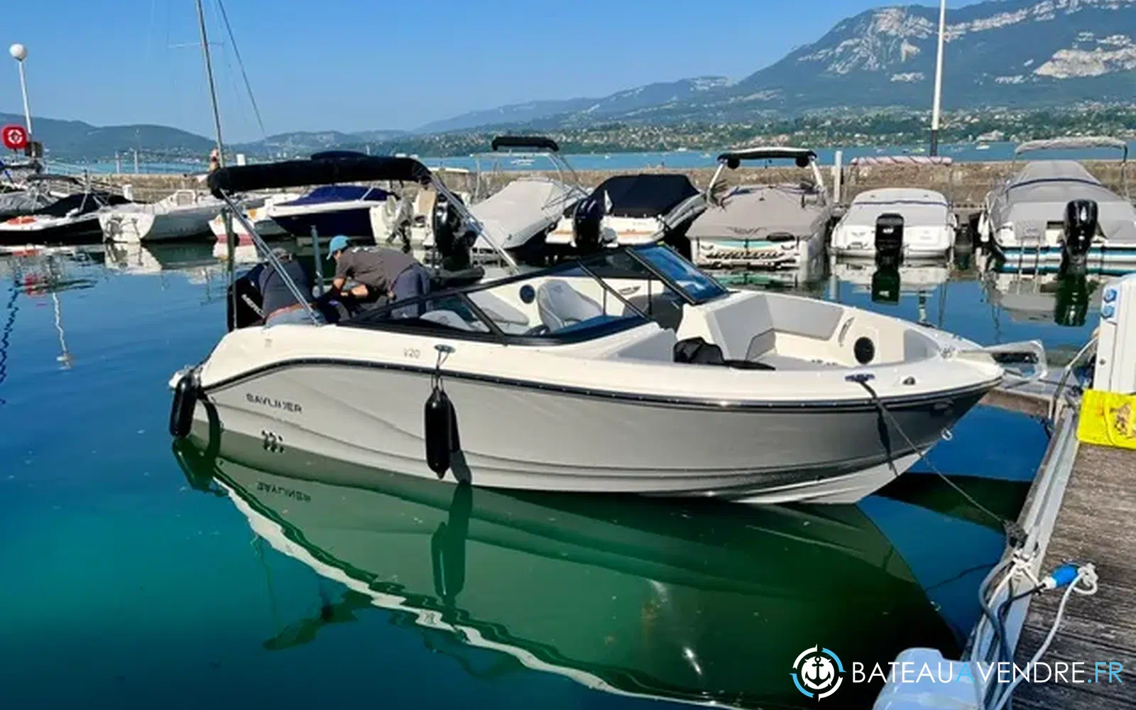 slider 0 Bayliner V20