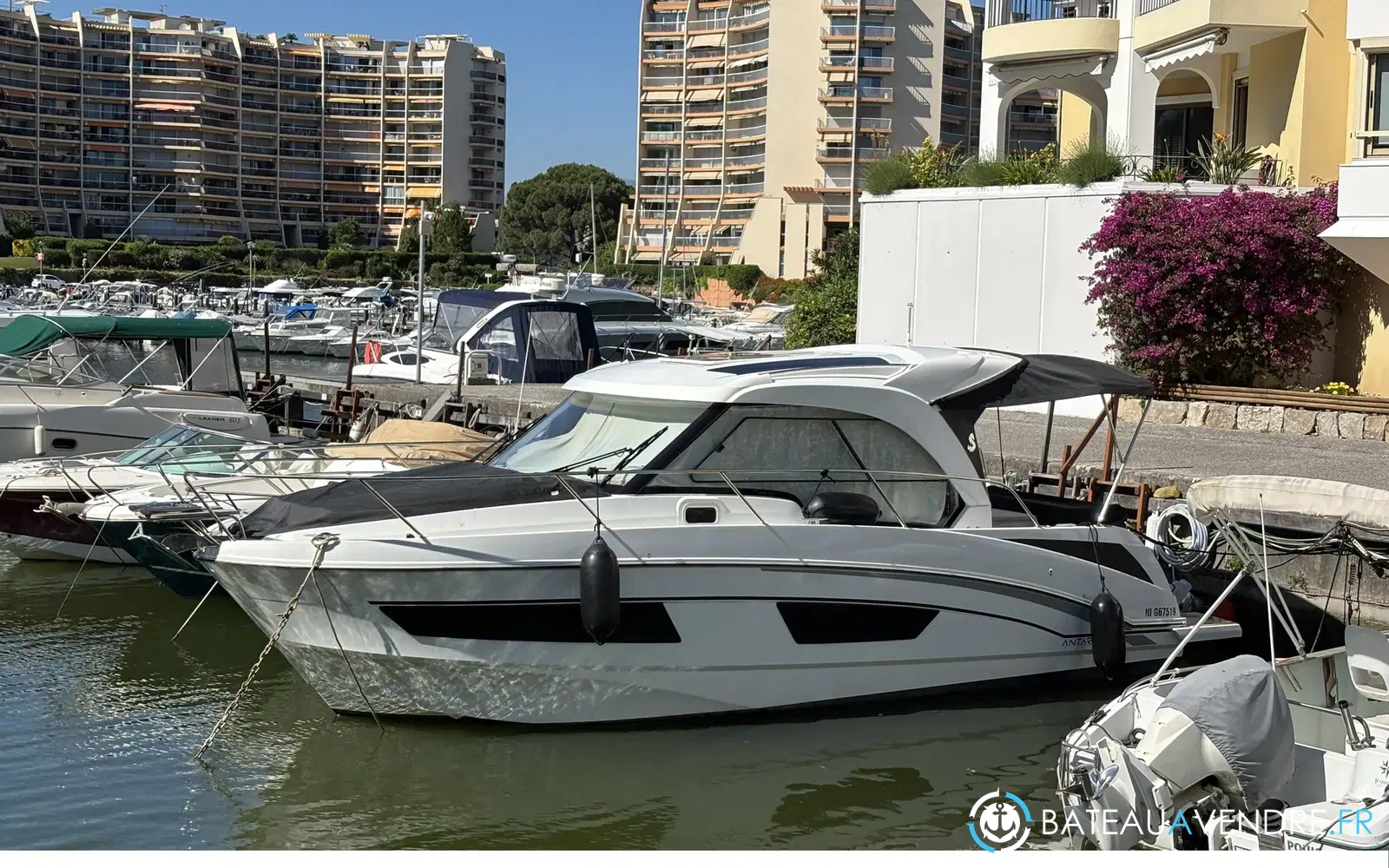 slider 0 Beneteau Antares 9 OB
