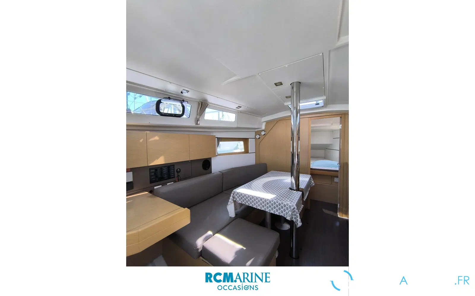 slider 5 Beneteau Oceanis 35