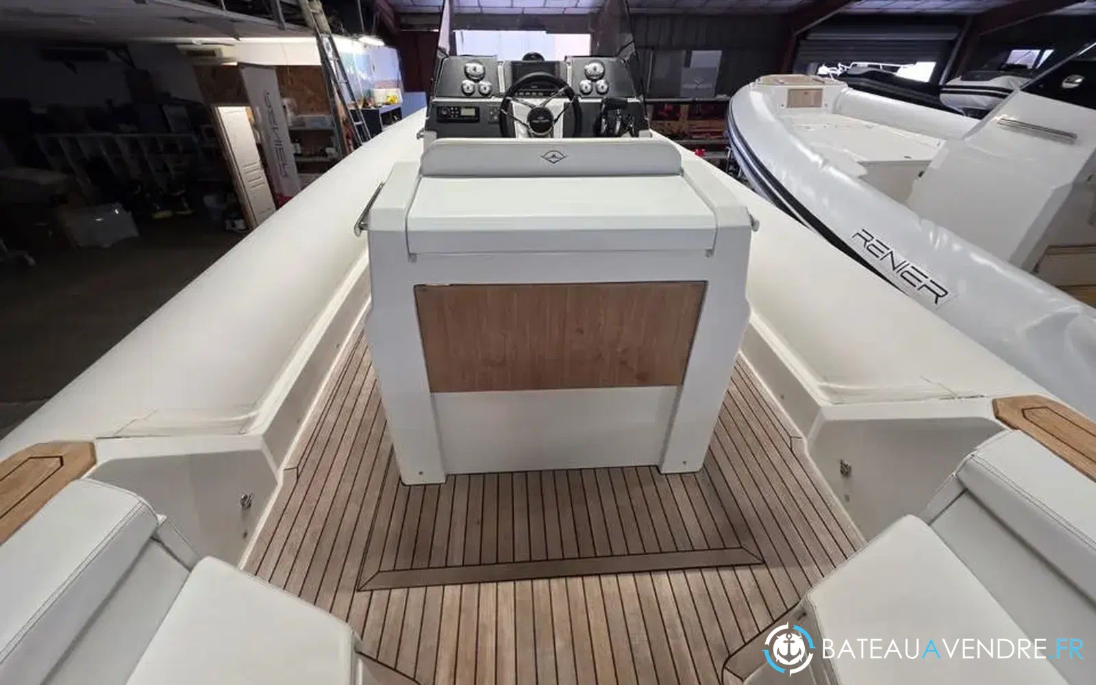 slider 11 Renier R9 Tourer