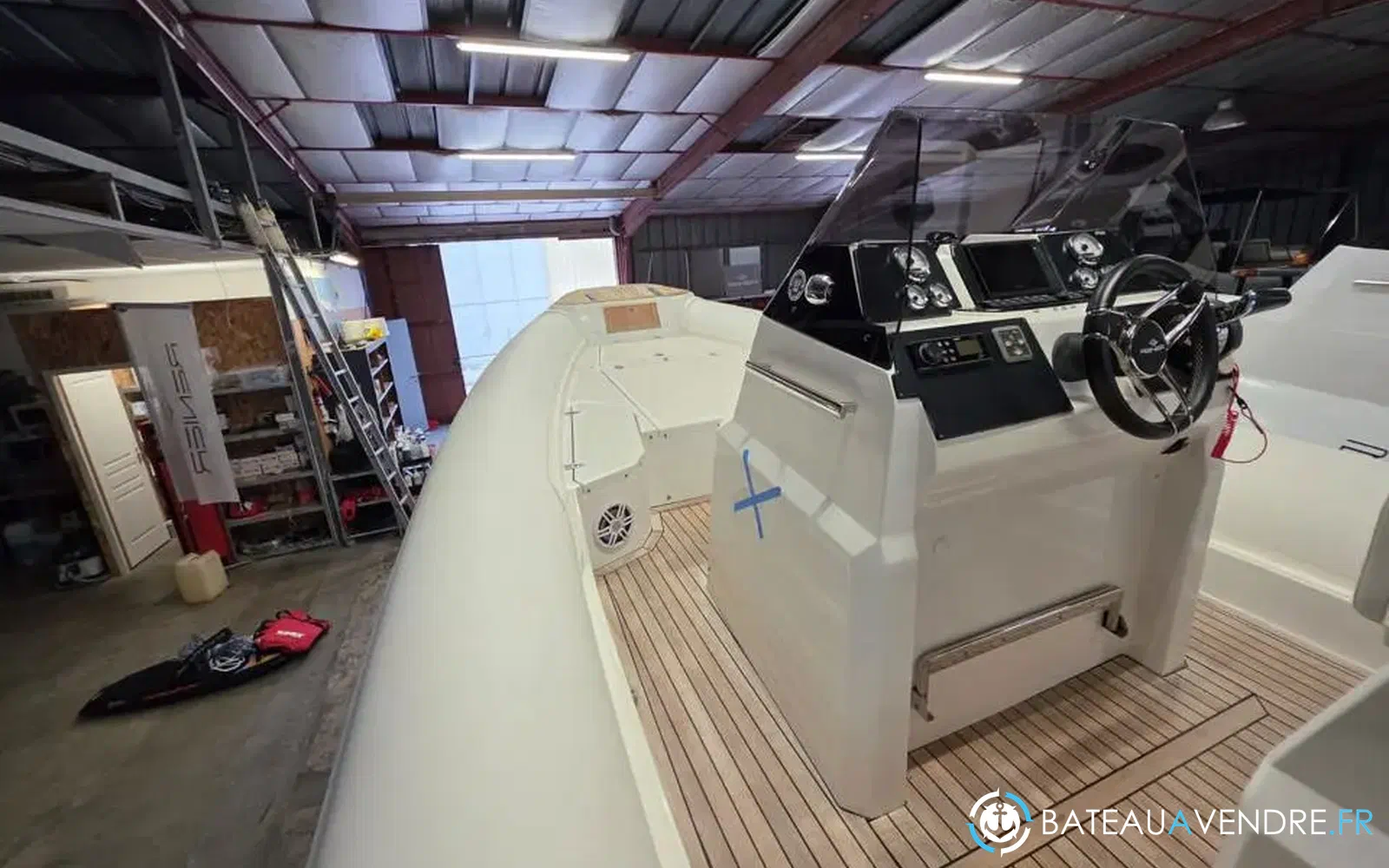 slider 15 Renier R9 Tourer