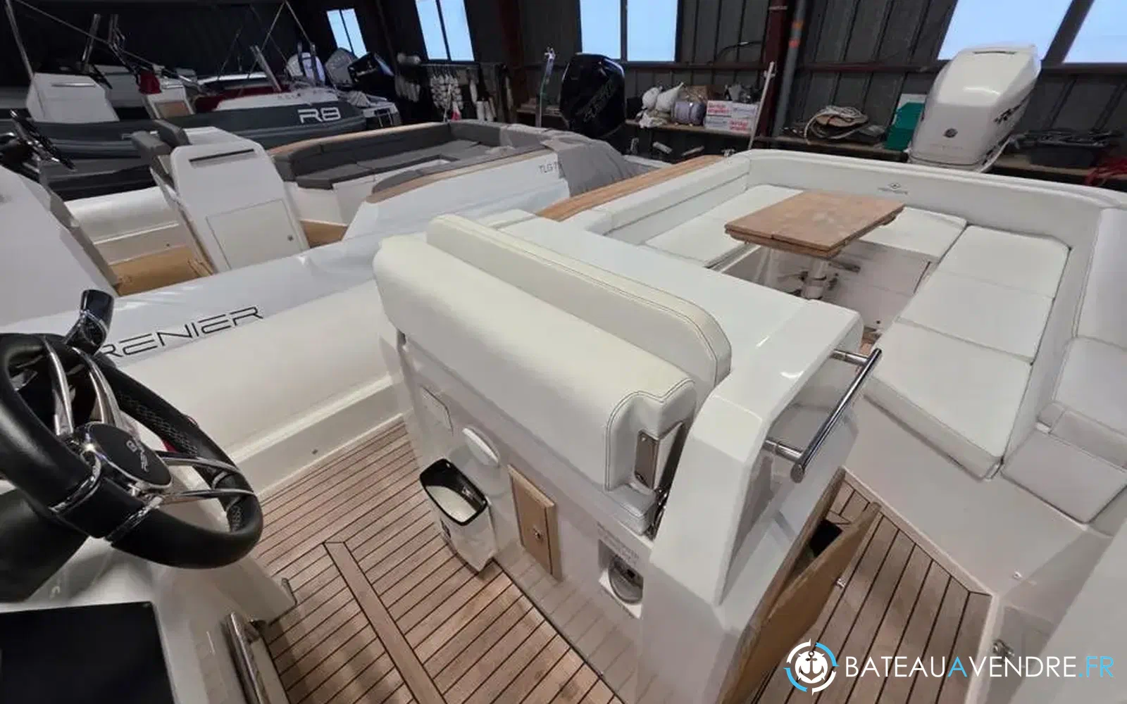 slider 17 Renier R9 Tourer