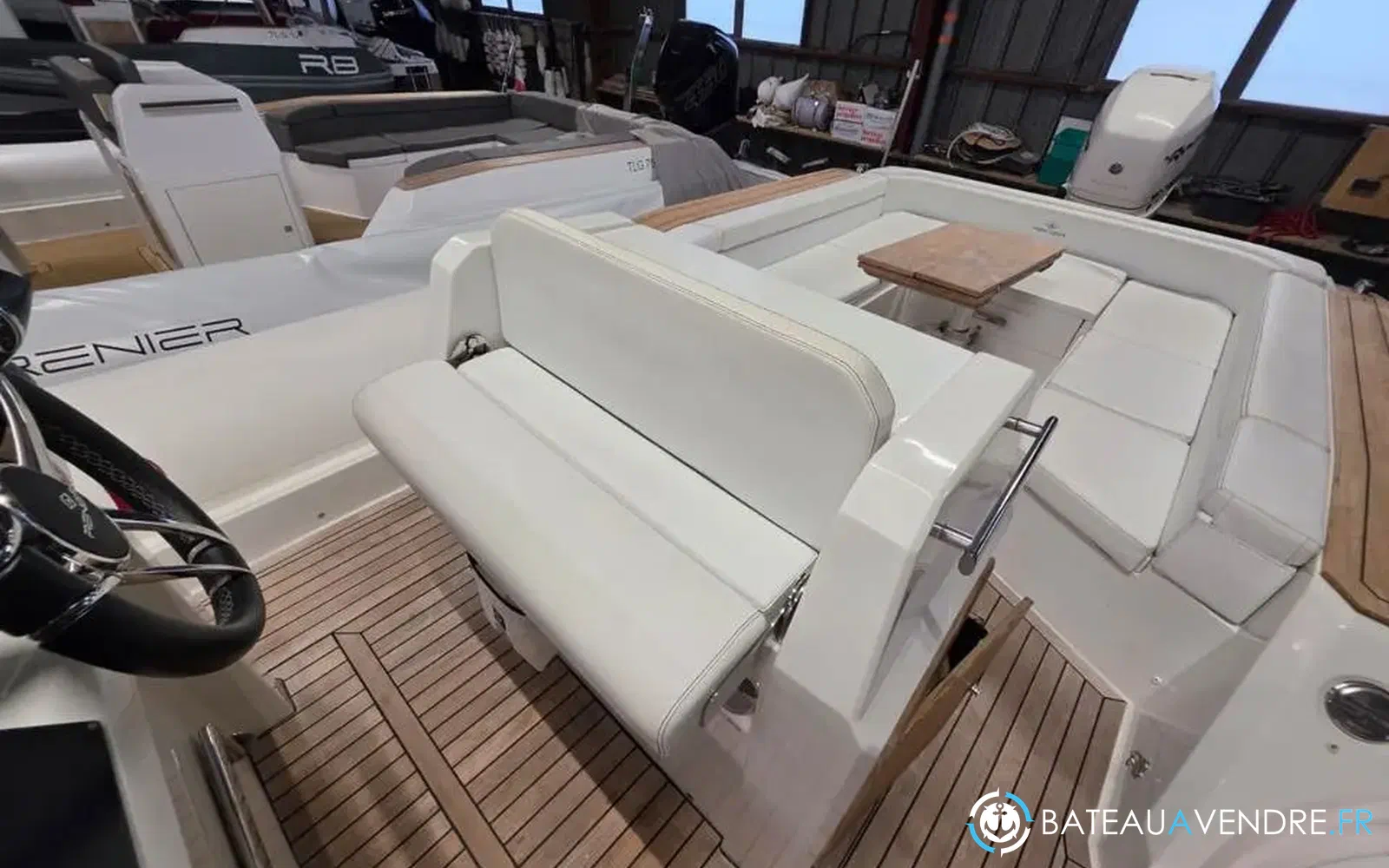 slider 18 Renier R9 Tourer