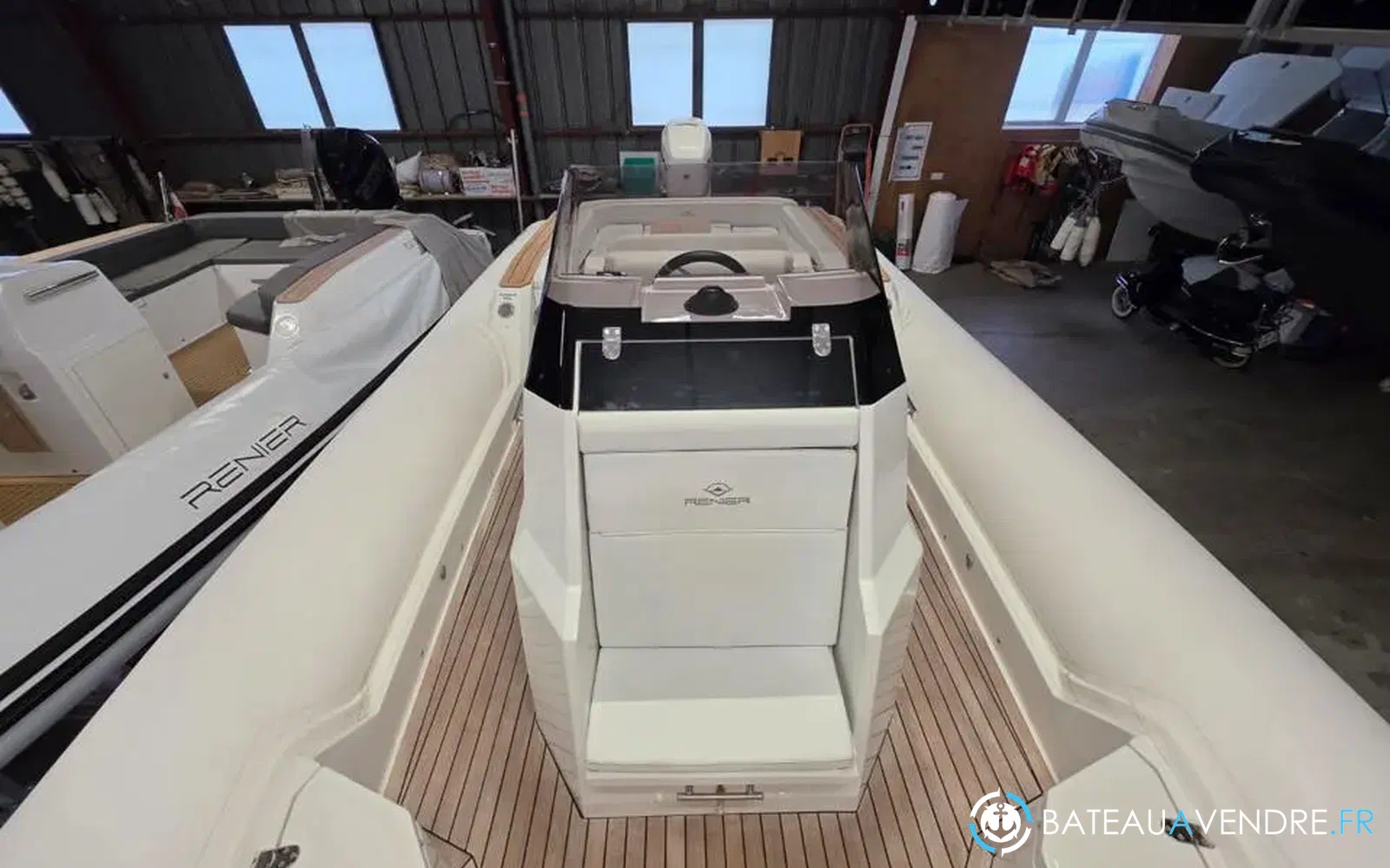 slider 19 Renier R9 Tourer