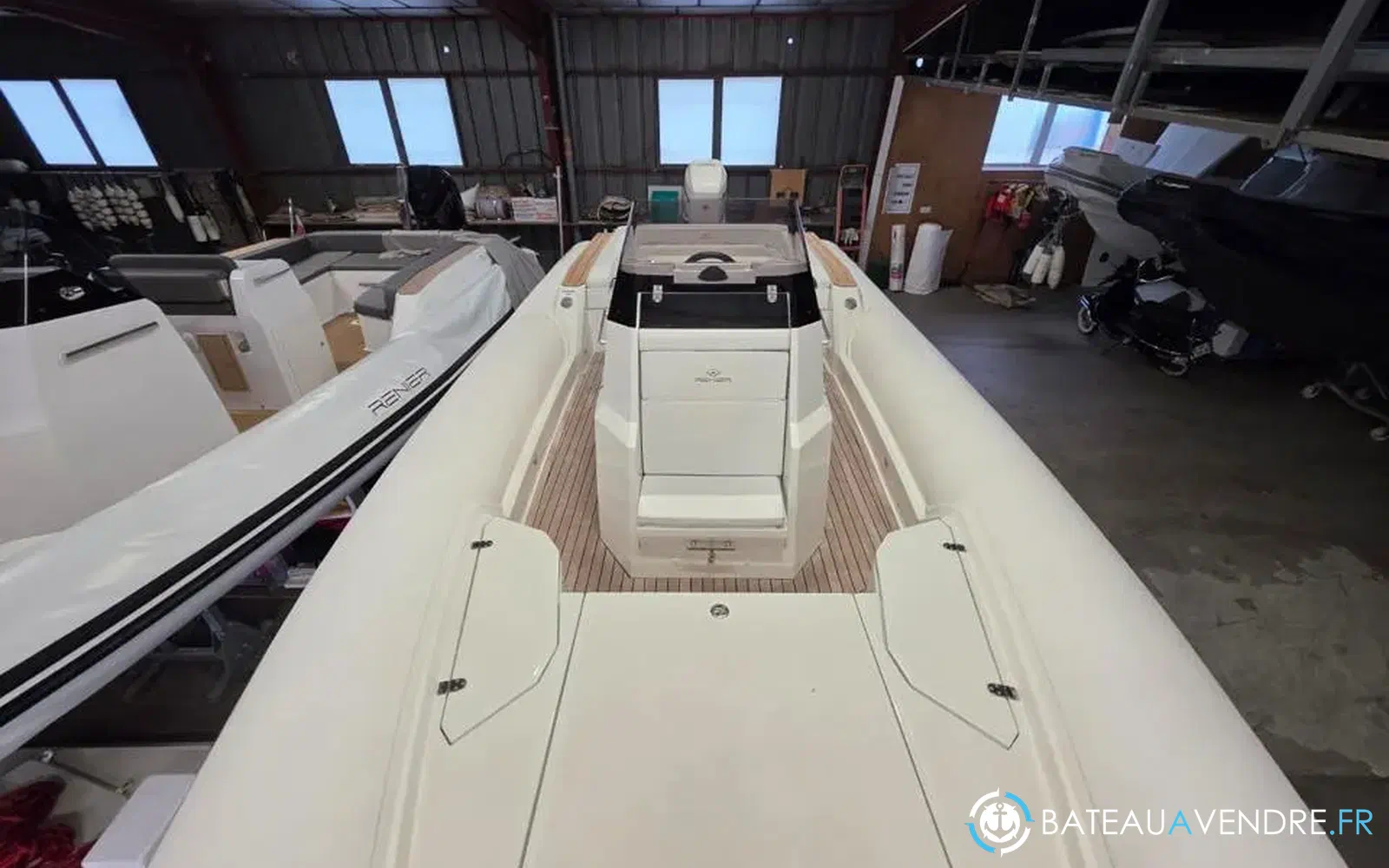 slider 20 Renier R9 Tourer
