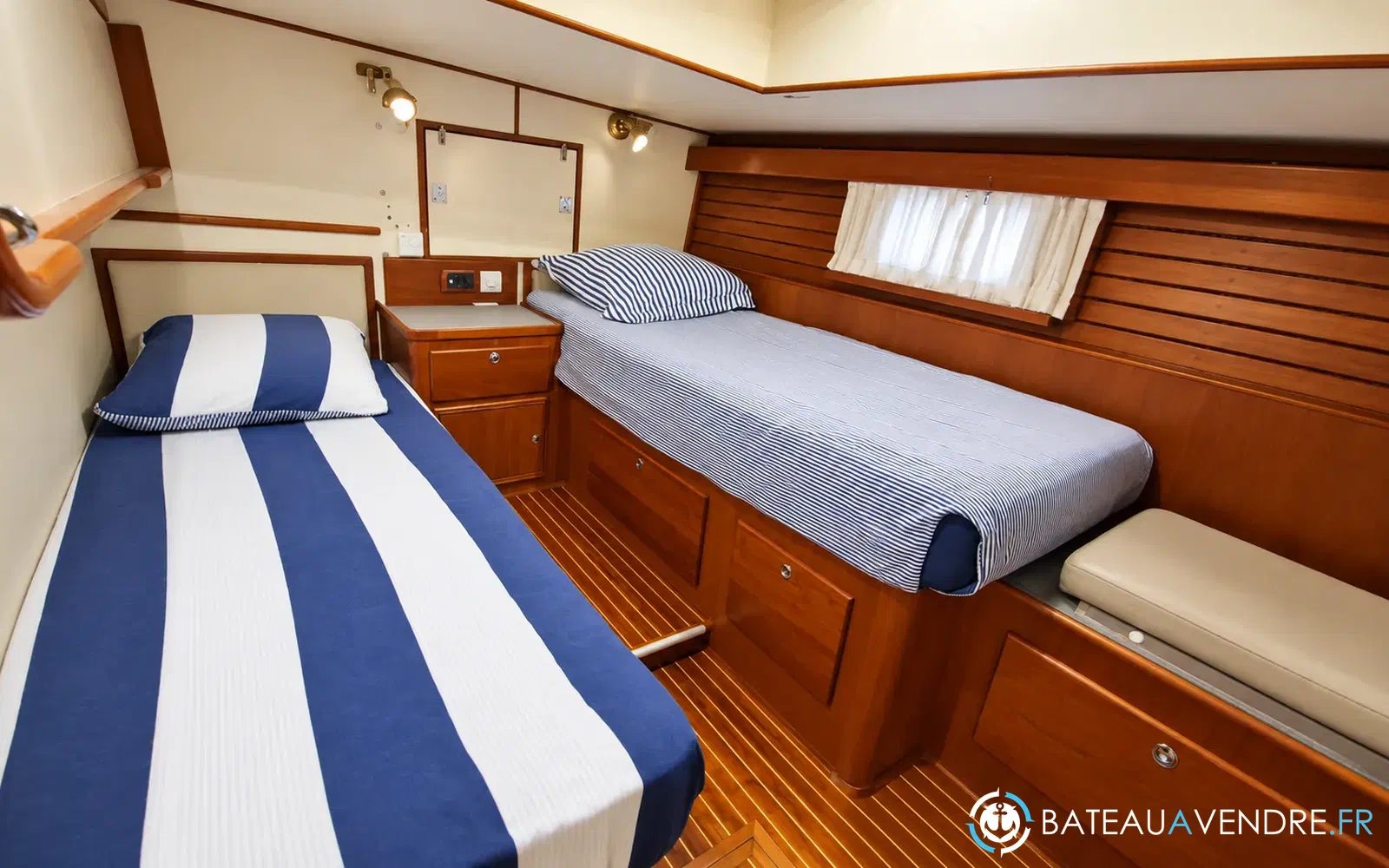 slider 12 Grand Banks 52 Europa