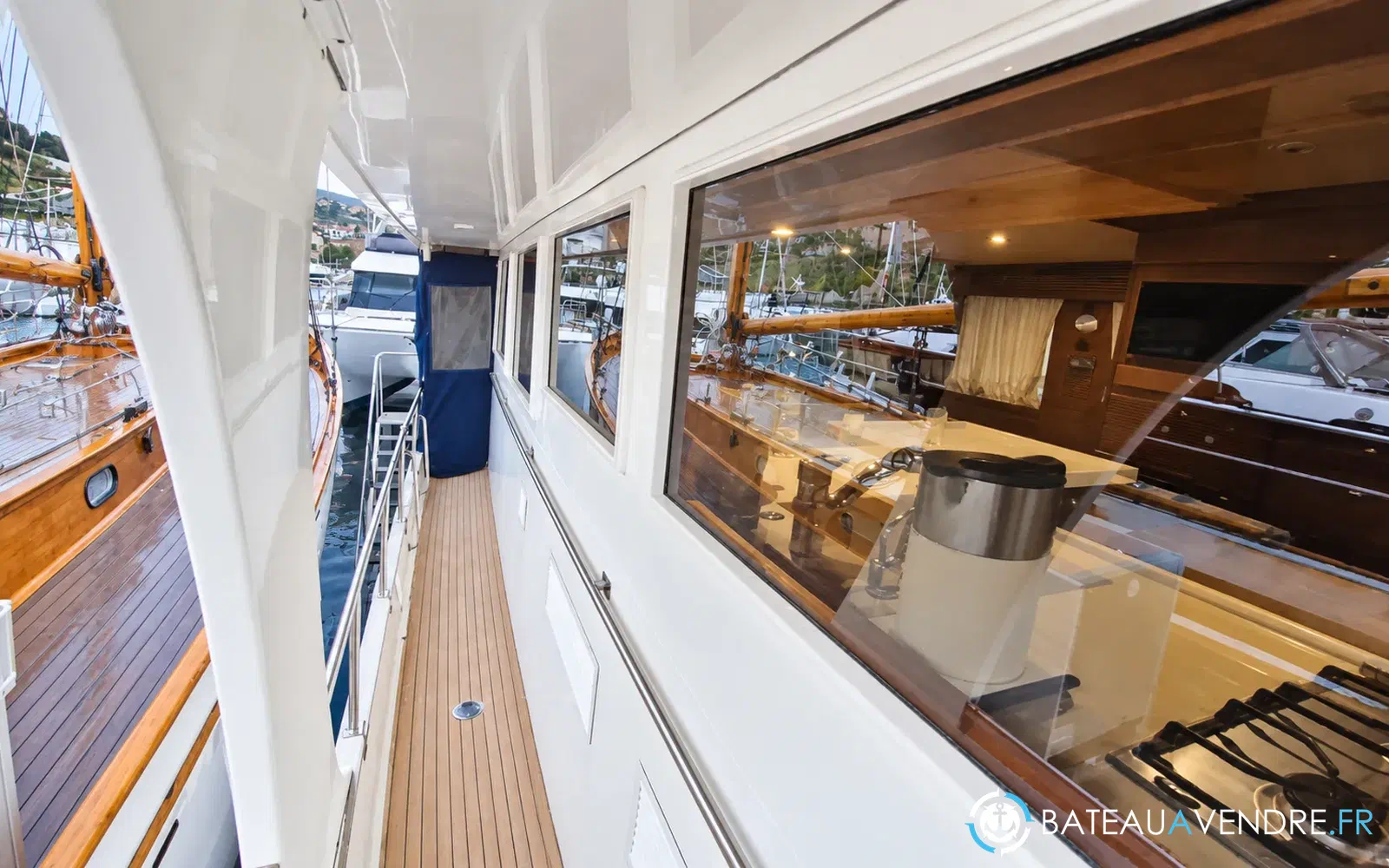 slider 19 Grand Banks 52 Europa