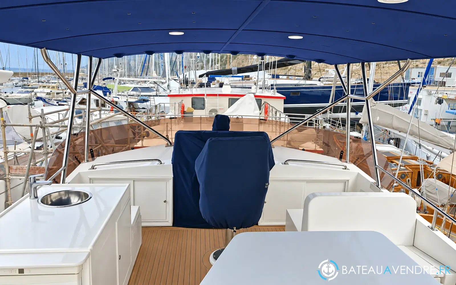 slider 16 Grand Banks 52 Europa