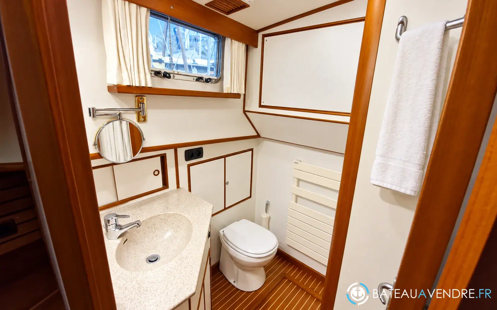 slider 8 Grand Banks 52 Europa