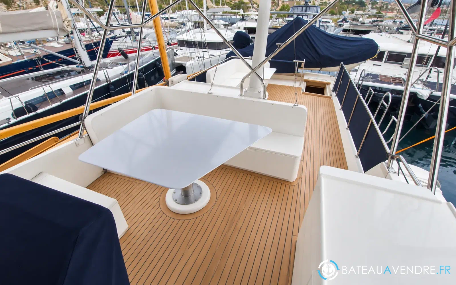 slider 18 Grand Banks 52 Europa