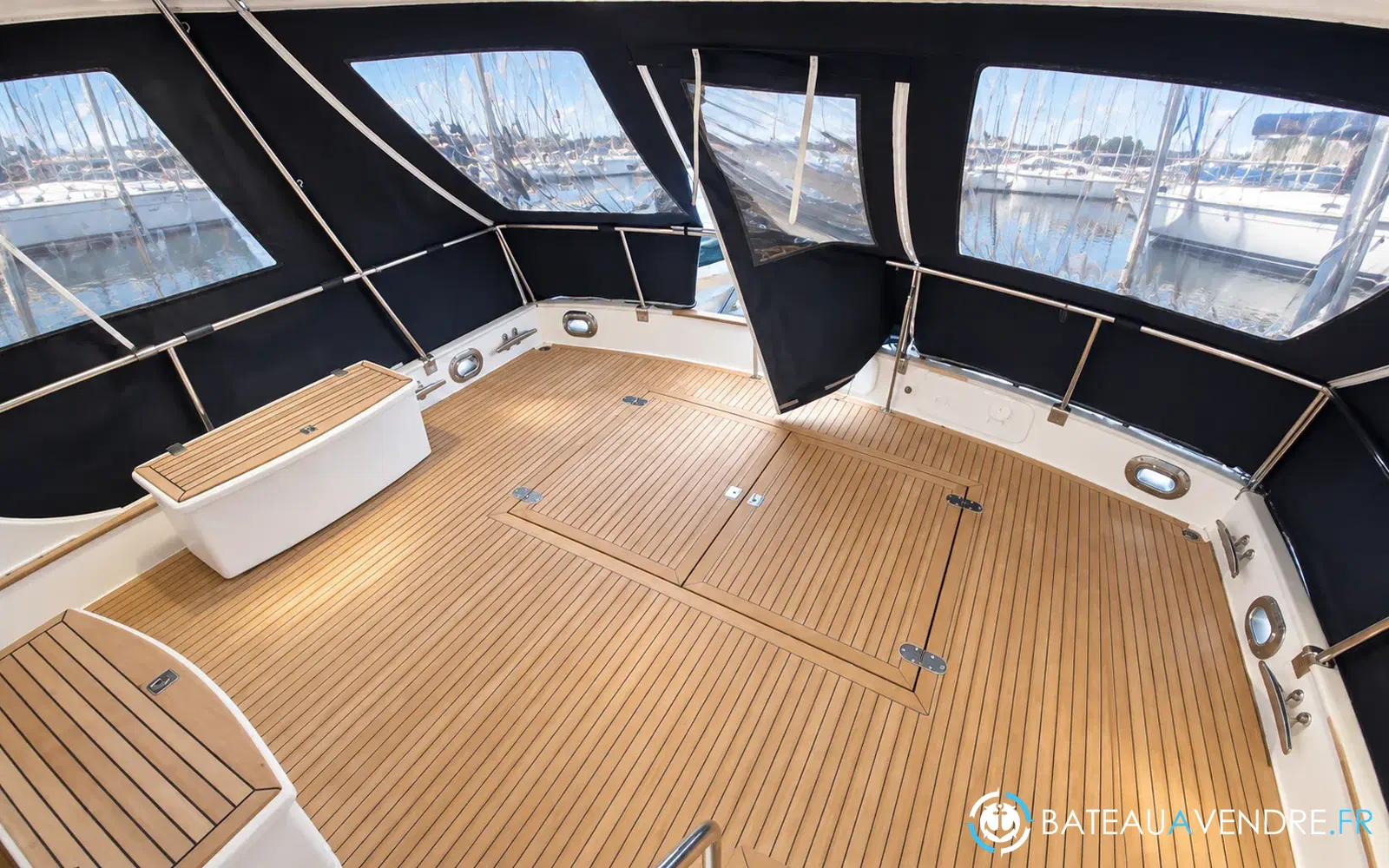 slider 23 Grand Banks 52 Europa