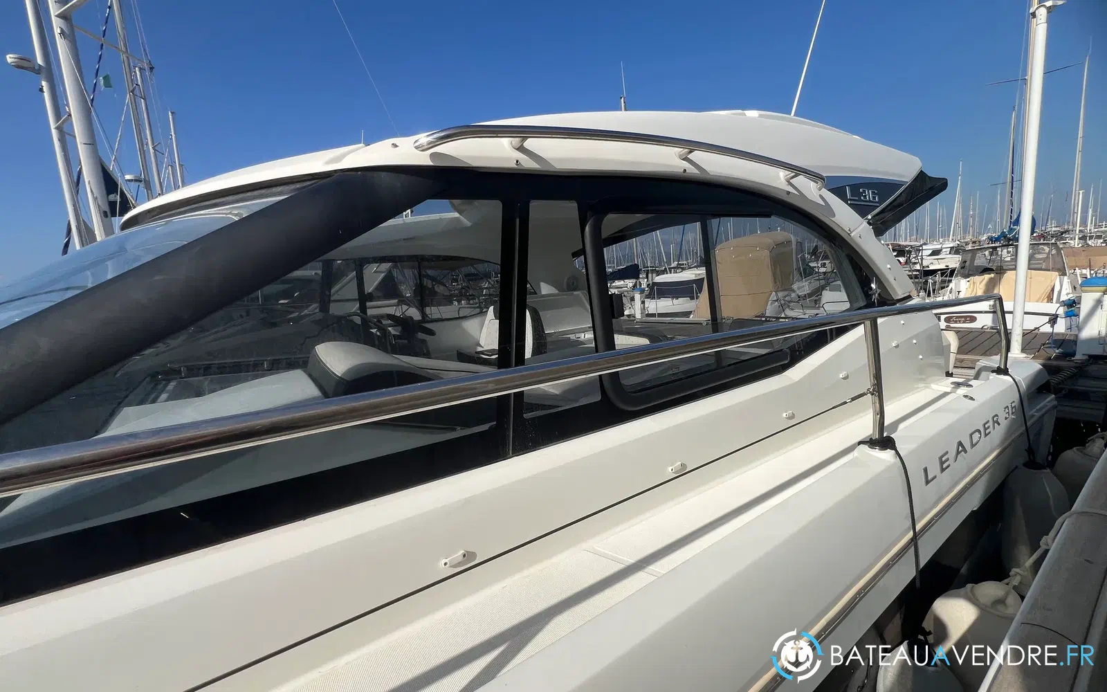 slider 20 Jeanneau Leader 36