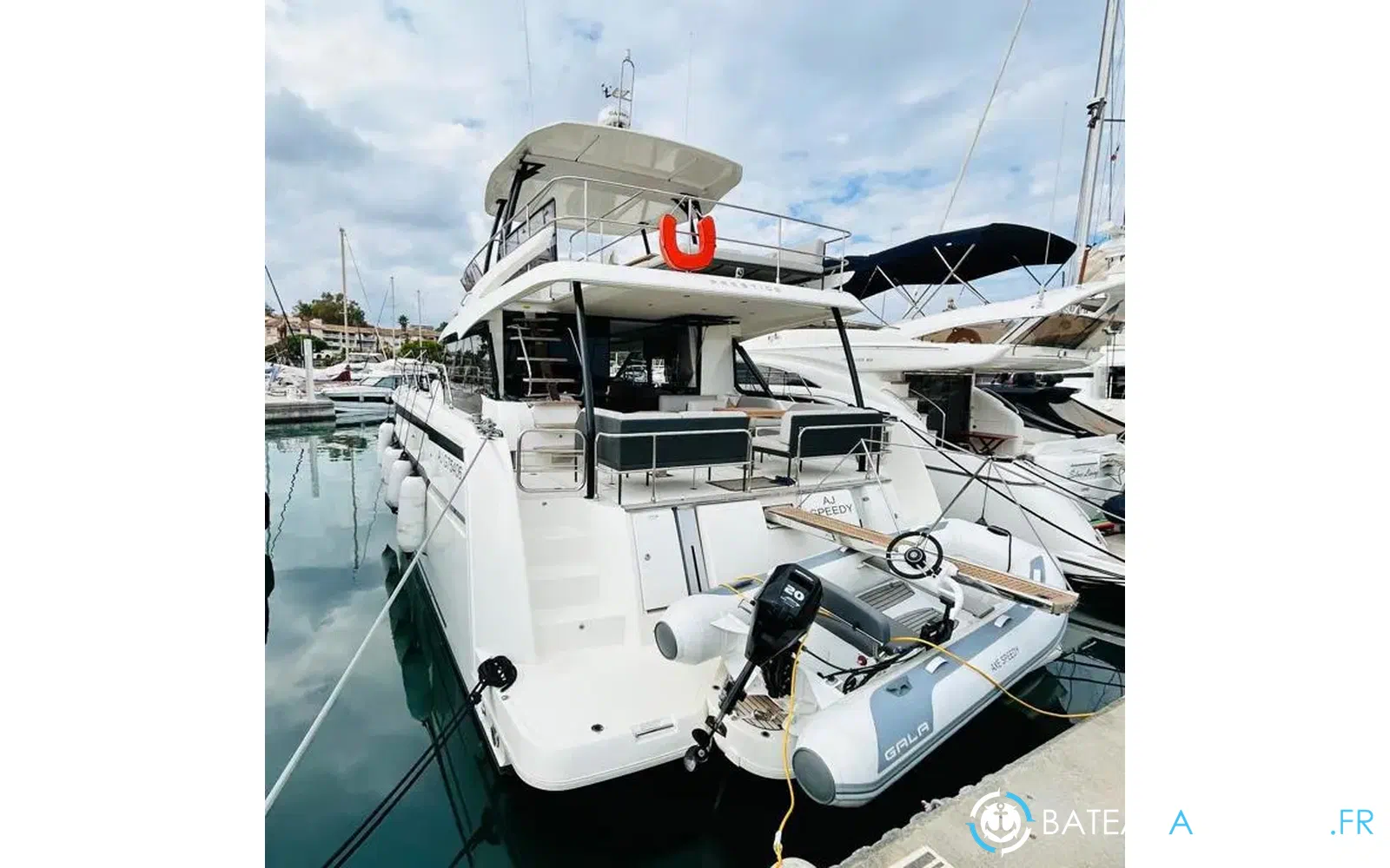 slider 0 Prestige Yachts M48