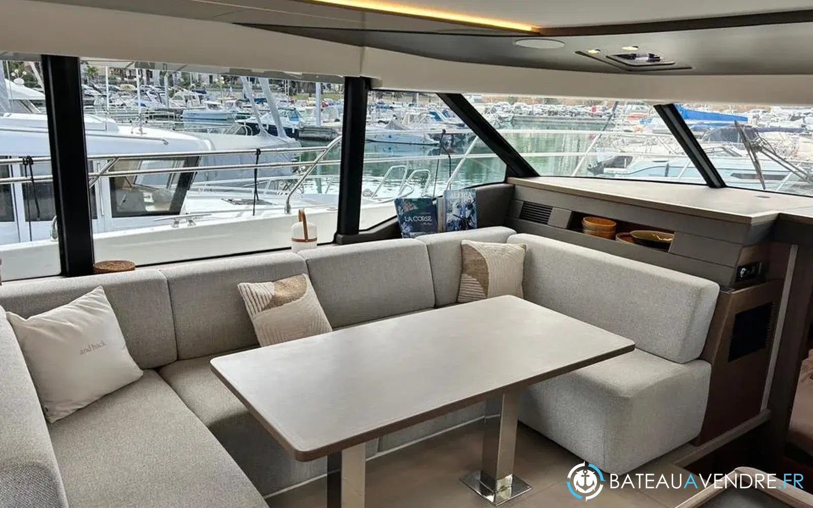slider 16 Prestige Yachts M48