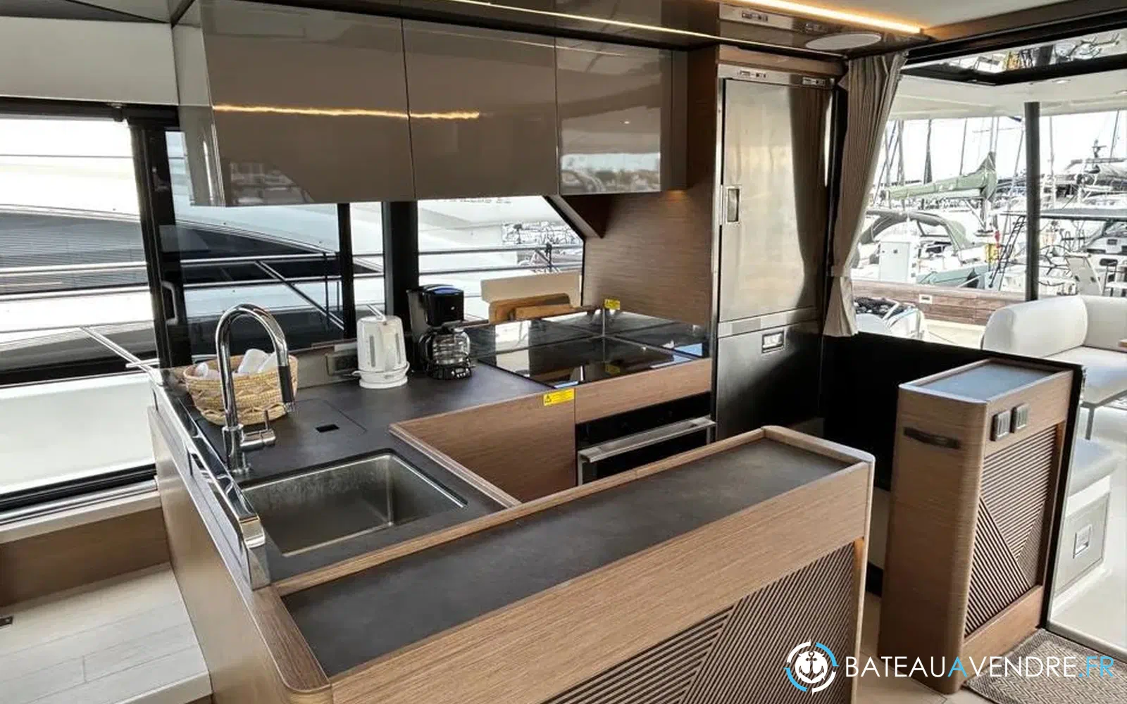 slider 17 Prestige Yachts M48