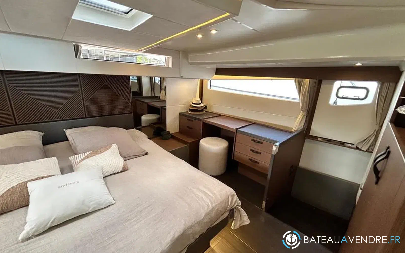 slider 22 Prestige Yachts M48