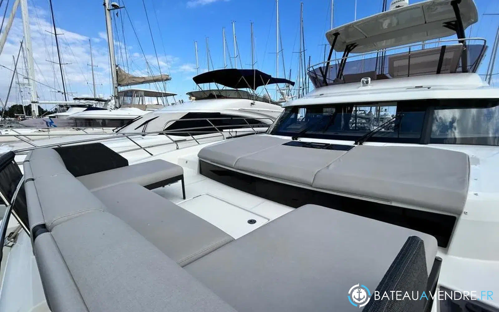 slider 31 Prestige Yachts M48