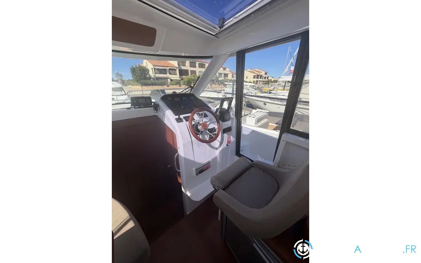 slider 8 Jeanneau Merry Fisher 855