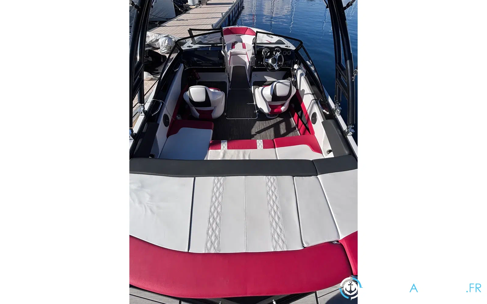 slider 10 Glastron GT 205