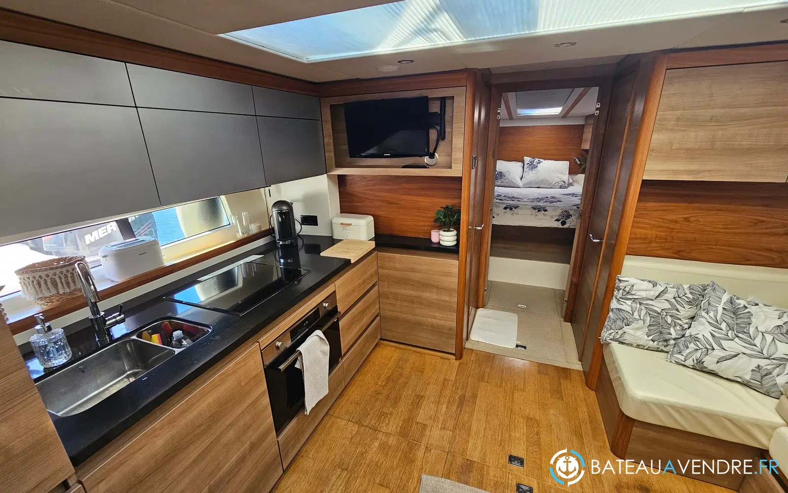 slider 13 Sealine SC 42