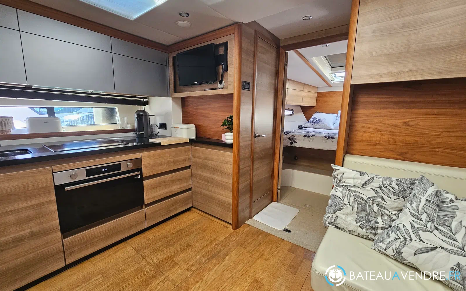 slider 8 Sealine SC 42