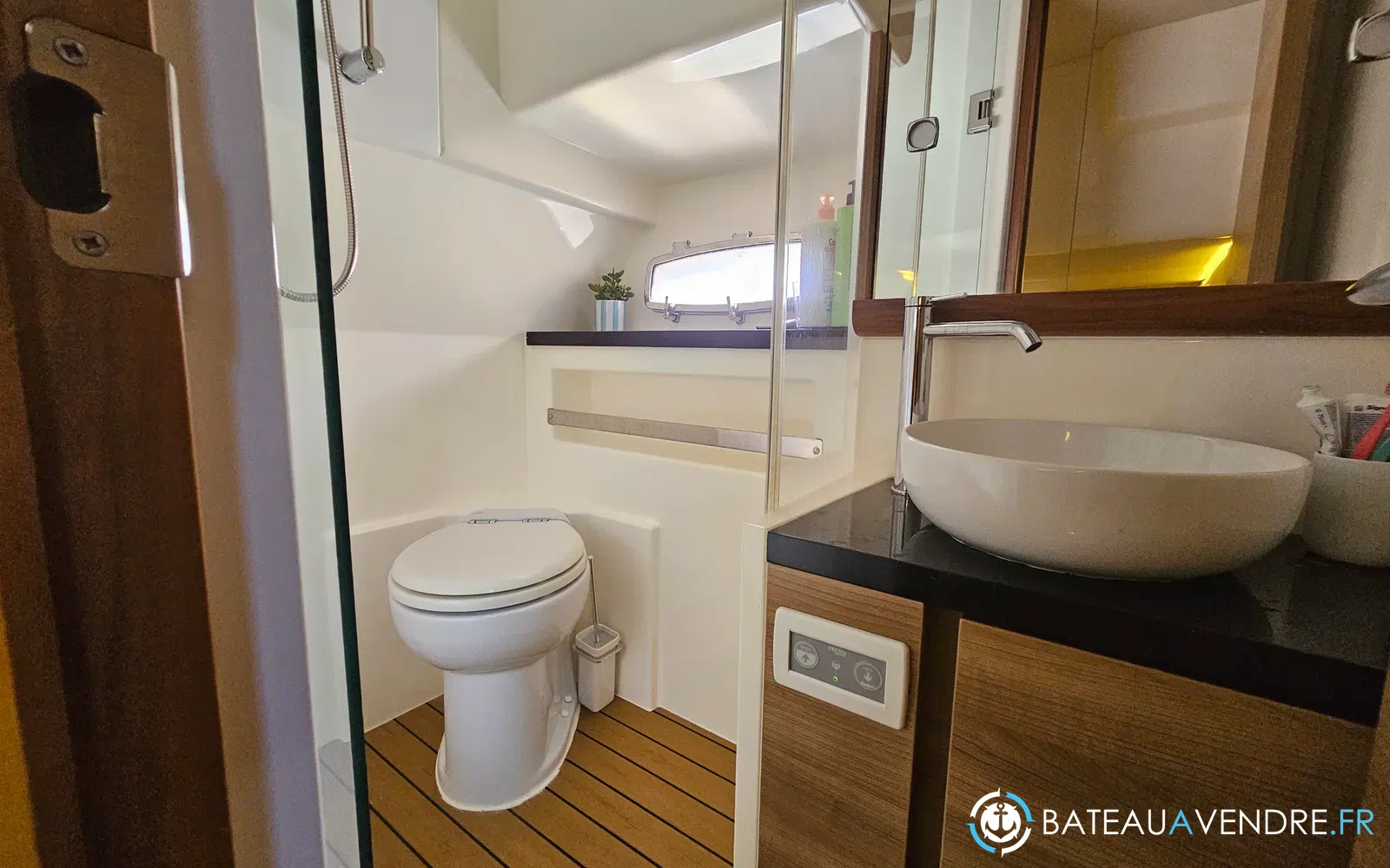 slider 9 Sealine SC 42