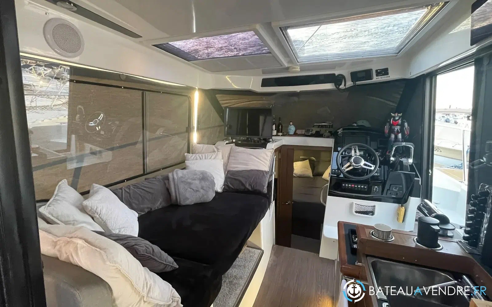 slider 5 Jeanneau Merry Fisher 895 Offshore