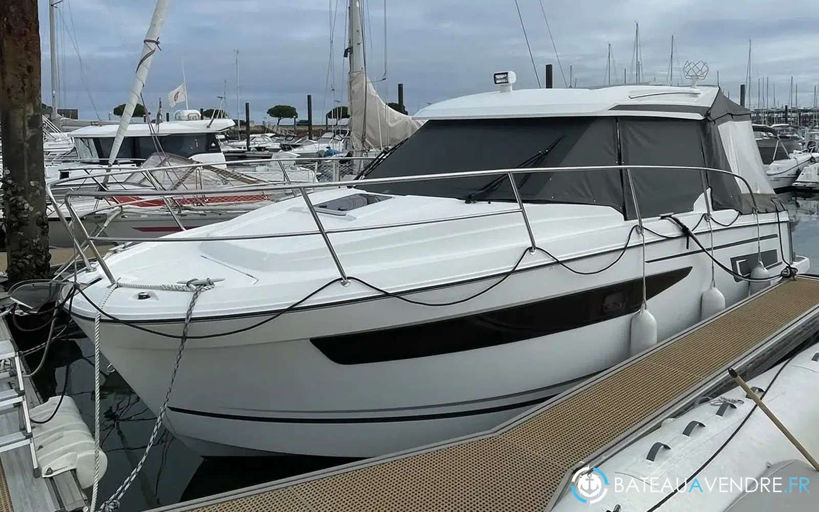 slider 0 Jeanneau Merry Fisher 895 Offshore