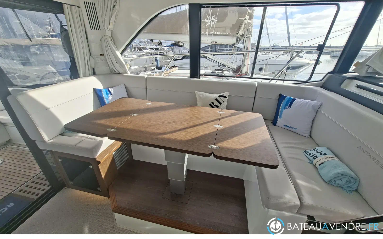 slider 9 Beneteau Antares 12