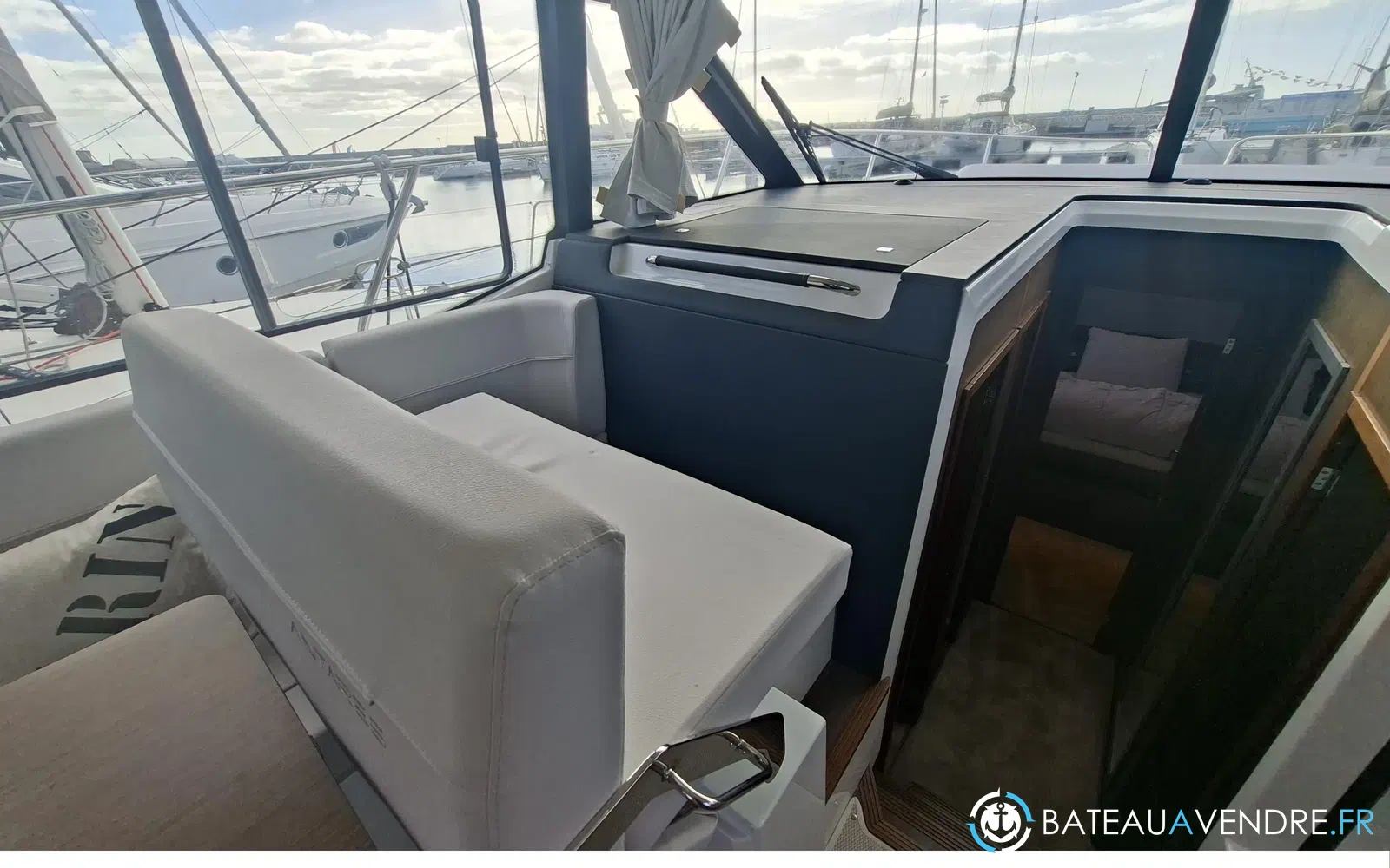 slider 13 Beneteau Antares 12