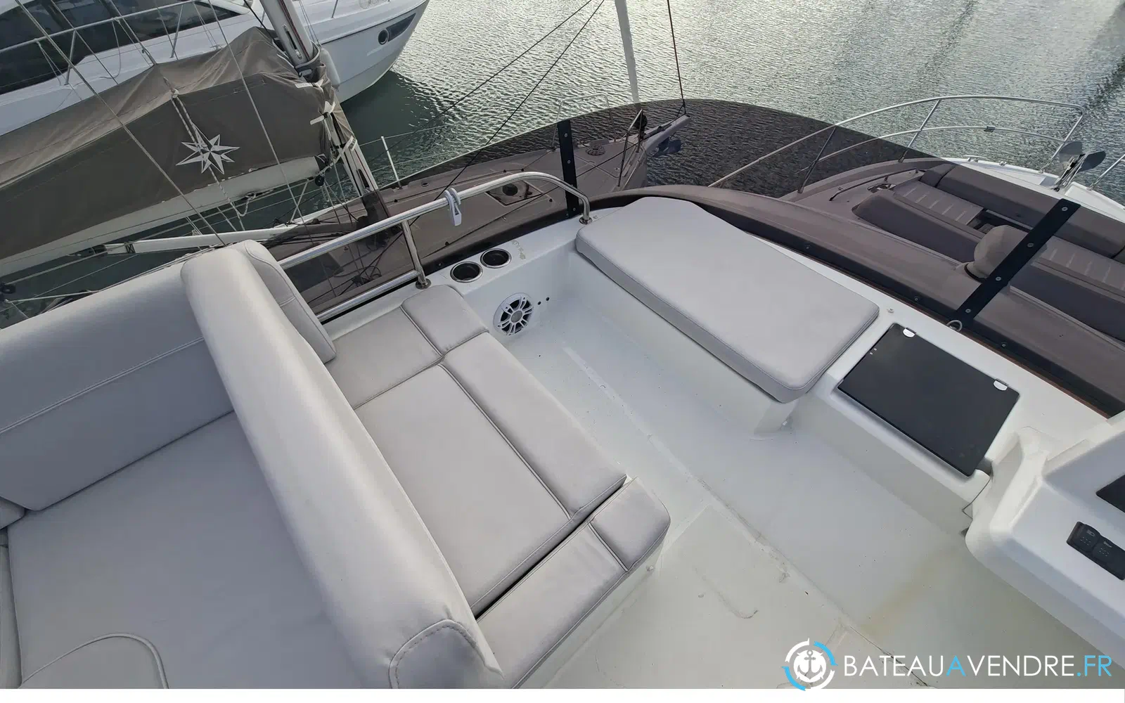 slider 6 Beneteau Antares 12